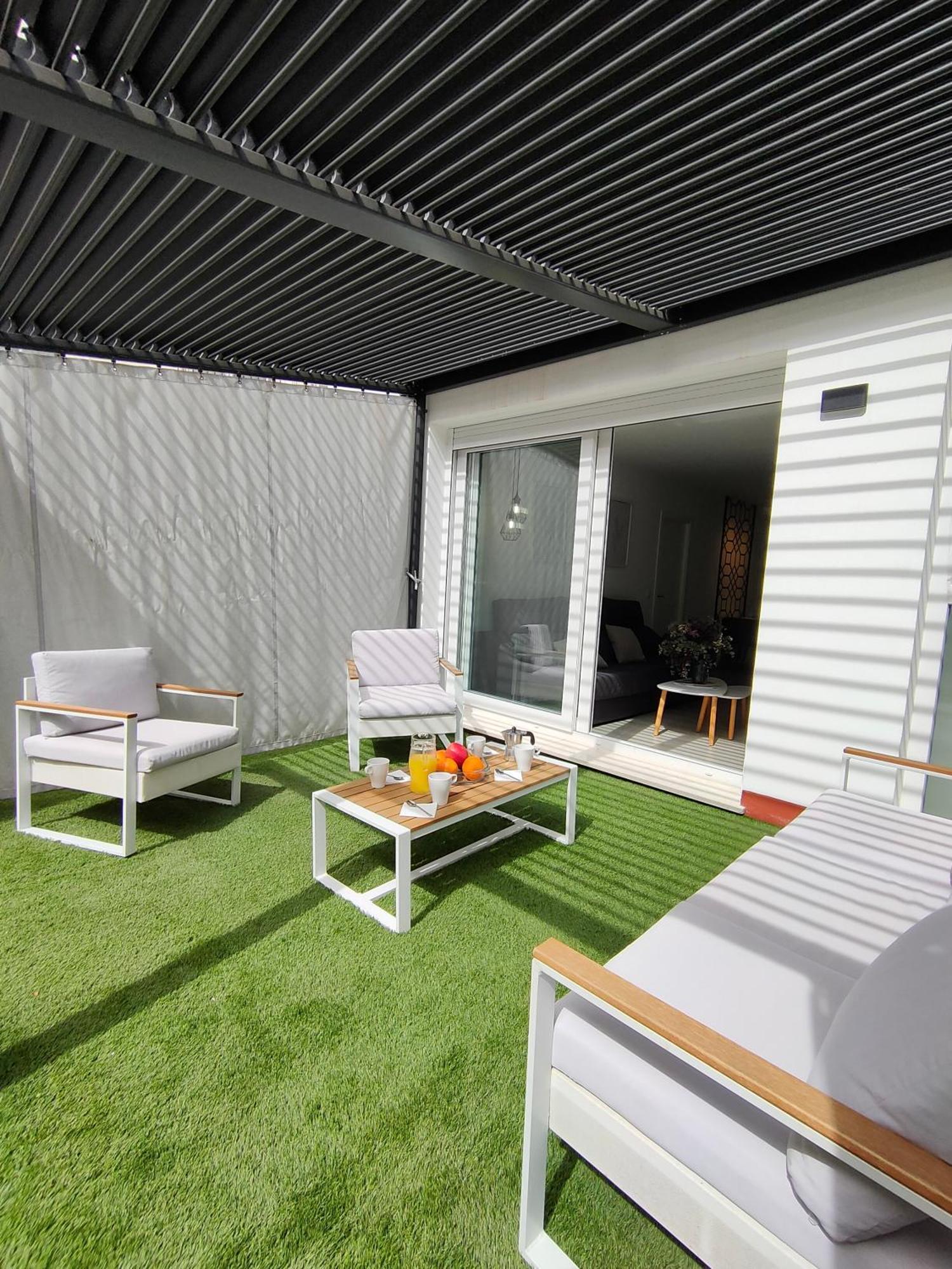 Casa Mallen, Con Amplia Terraza, En El Barrio De Nervion Sevilla Kültér fotó